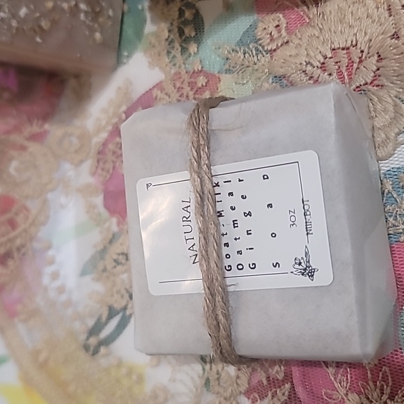 Organic Goat Milk soap w/Colloidal oatmeal and Ginger berry scented.3OZ - Picture 4 of 6